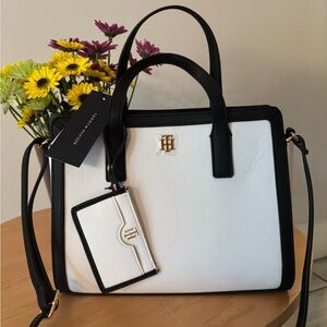 Tommy Hilfiger Elegant Black and White Satchel